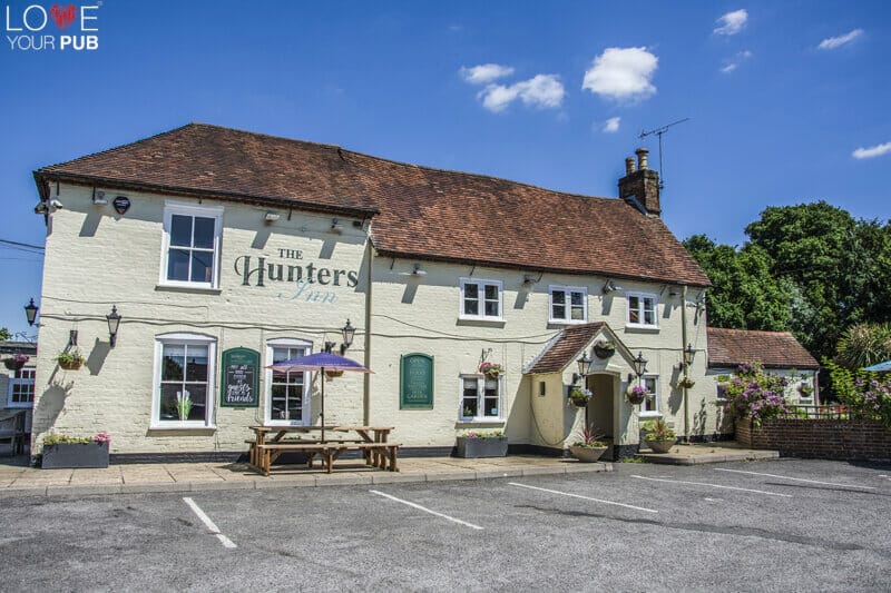 Best Pubs In Romsey - Enjoy A Sunday Roast At The Hunters Inn