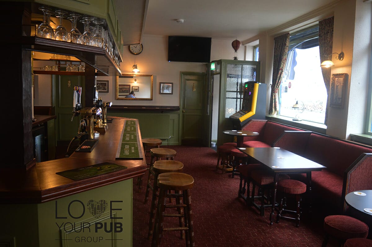 Bognor Pubs With Live Football - The Victoria Inn