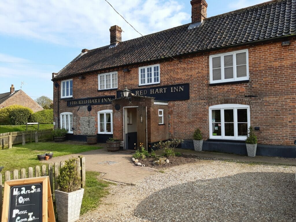 The Red Hart, Holt