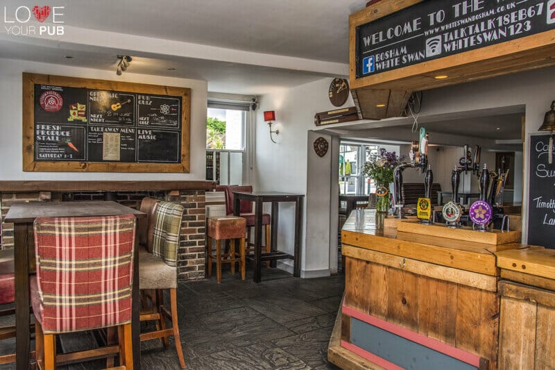 Pubs With Music In West Sussex - This Weekend At The White Swan Bosham