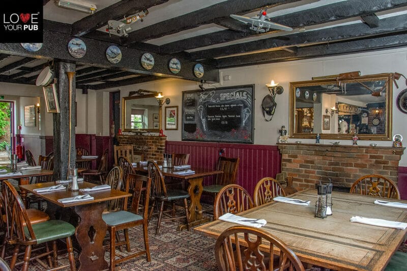 Best Pubs With Food In Hampshire - Book Your Tables At The Red Lion Southwick !