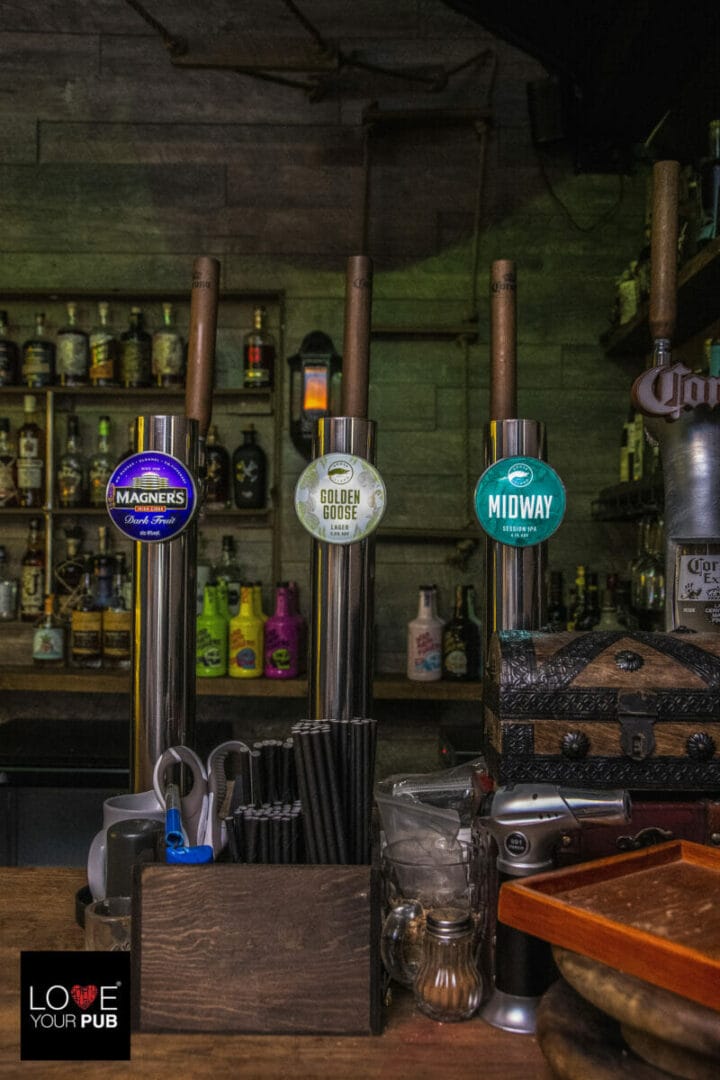 Bars With Drink Deals In Southsea - Enjoy Happy Hour At Rapscallions !