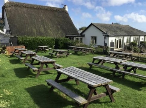 Pubs Available In The Isle Of Wight - Check Out The Pub Property Of The Week The Sun Inn Hulverstone !