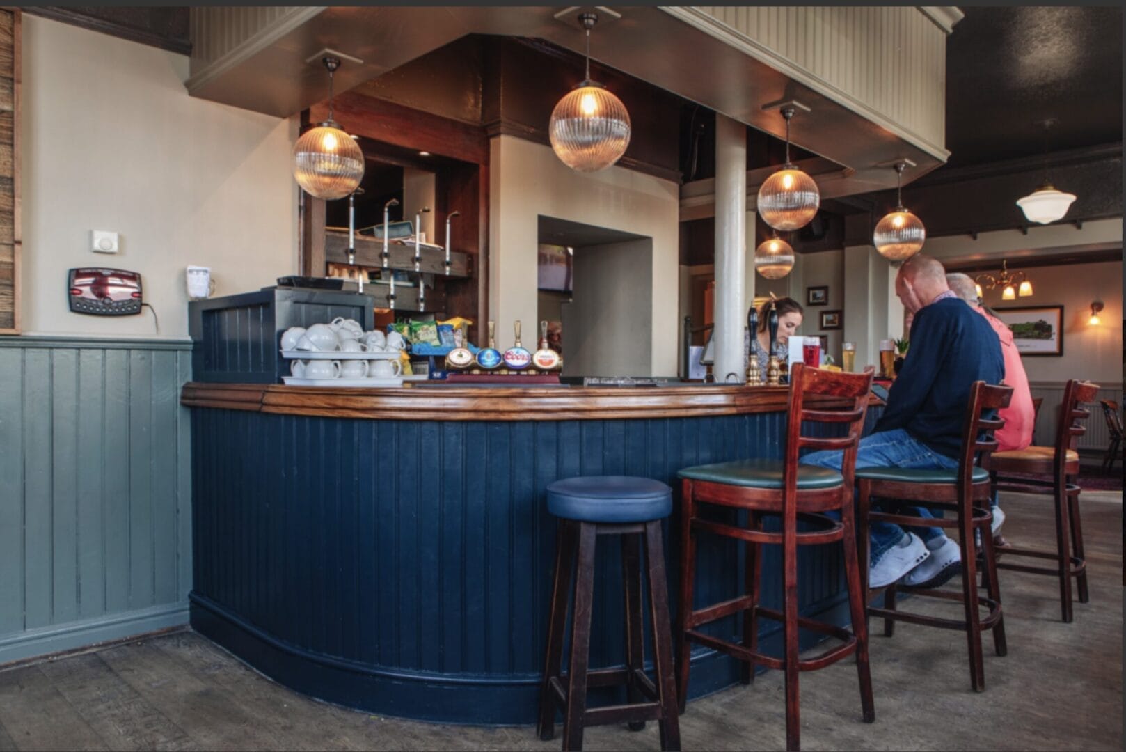 Management Partnership Pubs In London – Run The Railway Tavern !