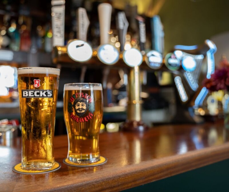 Pubs Showing Live Sport In Salisbury Watch The Six Nations At Deacons
