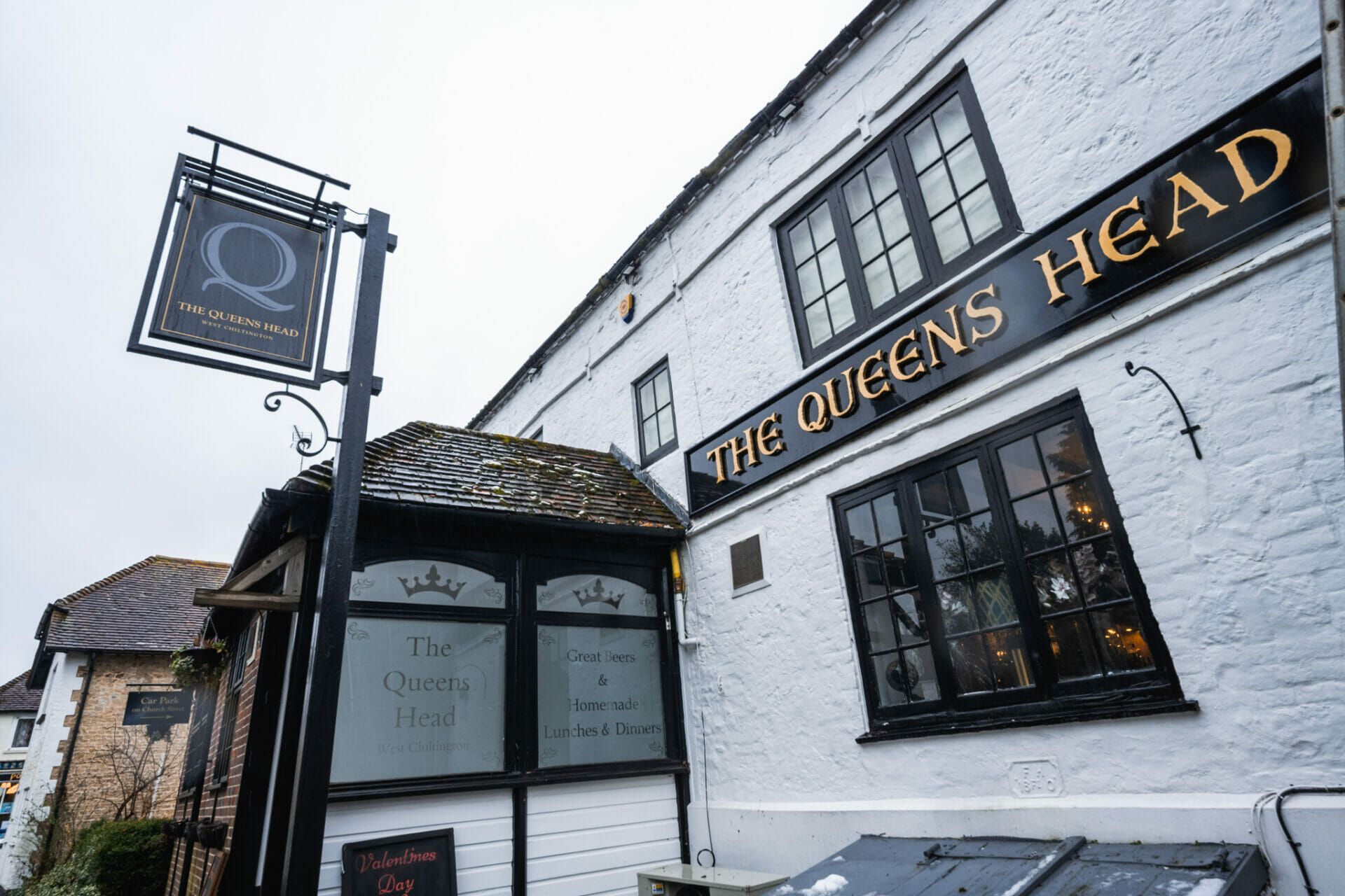 Pubs To Let In West Chiltington – The Queens Head Is Available !