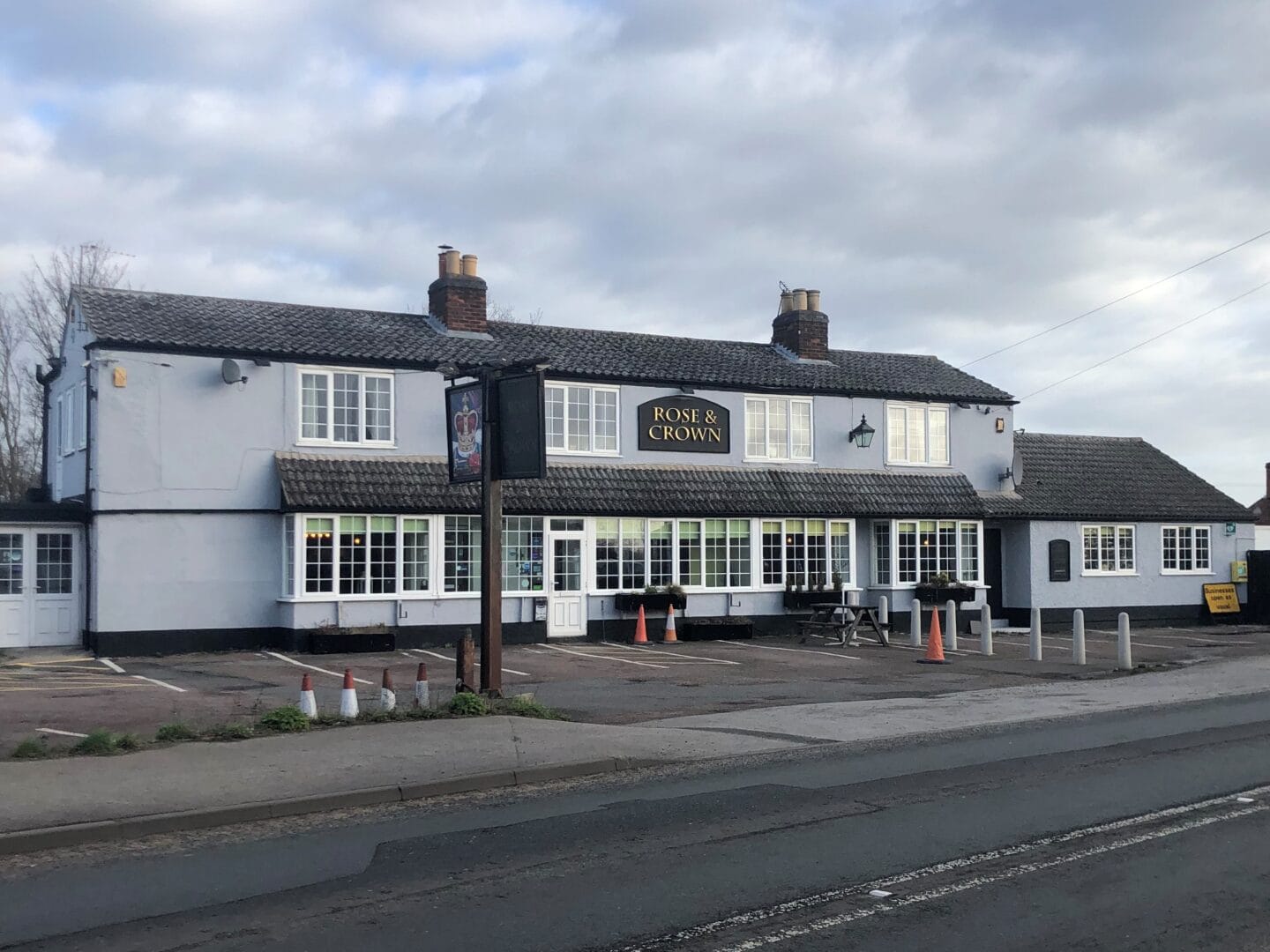 Rose and Crown Pub External