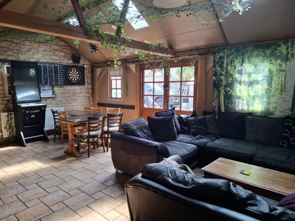 Lease A Pub In Kidlington – The Six Bells Is Available !